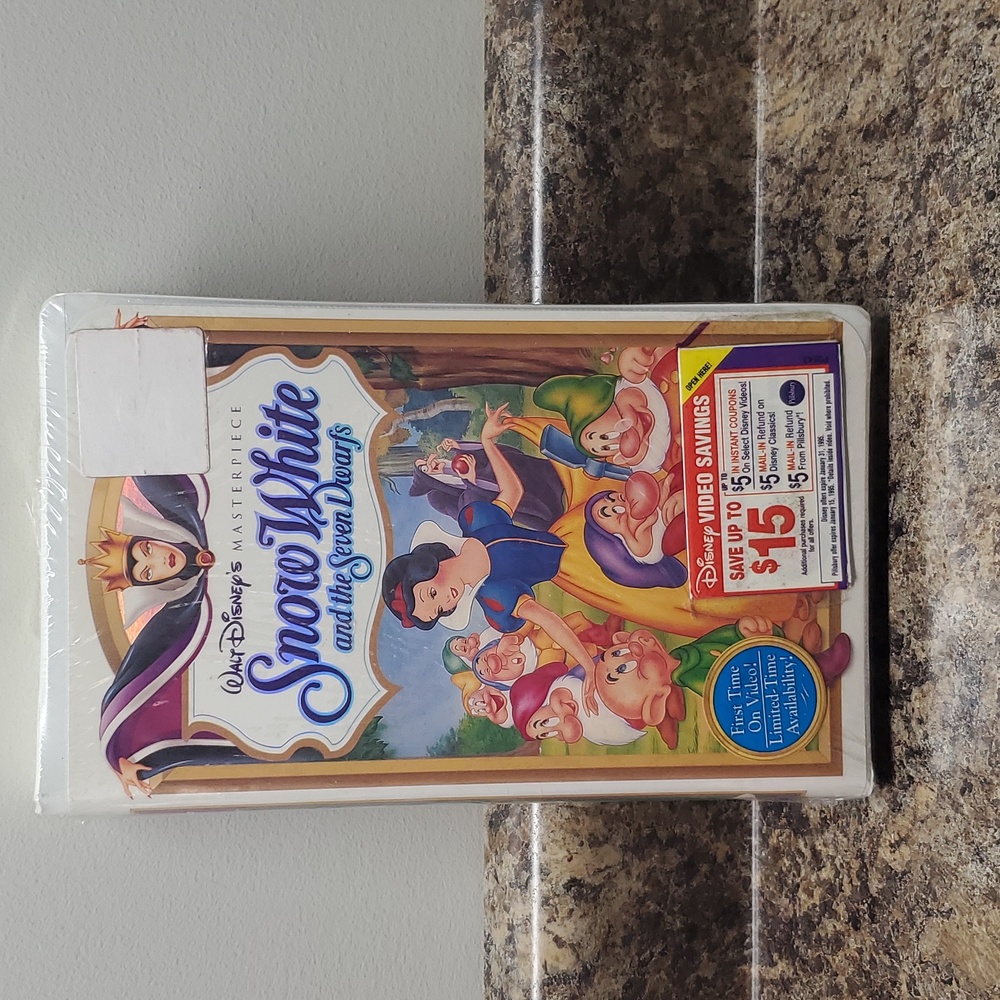 🏠 NIB Walt Disney Masterpiece Snow White and the Seven Dwarts VHS
